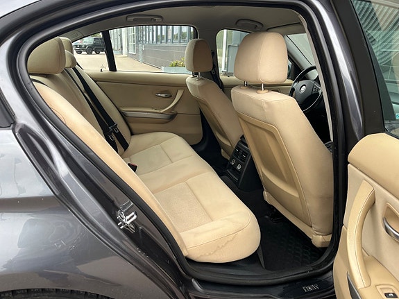 BMW 320d 22 of 23