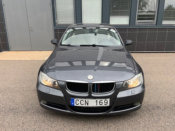 BMW 320d 2 of 23