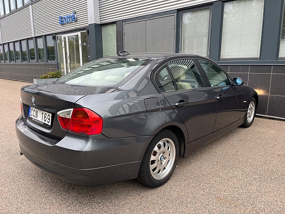 BMW 320d 4 of 23