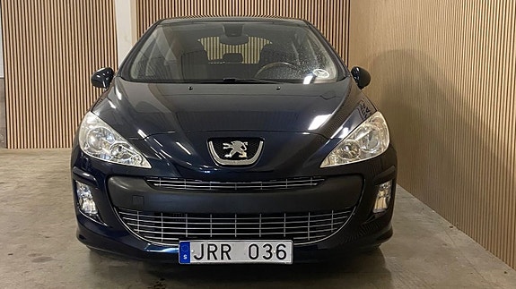 Peugeot 308 2 of 15