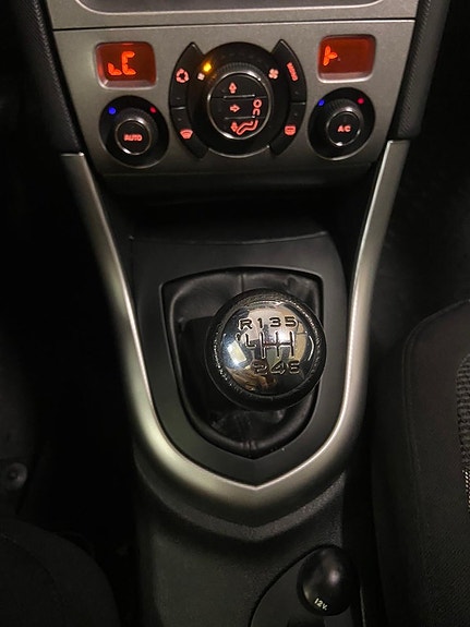 Peugeot 308 10 of 15