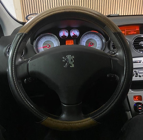 Peugeot 308 9 of 15