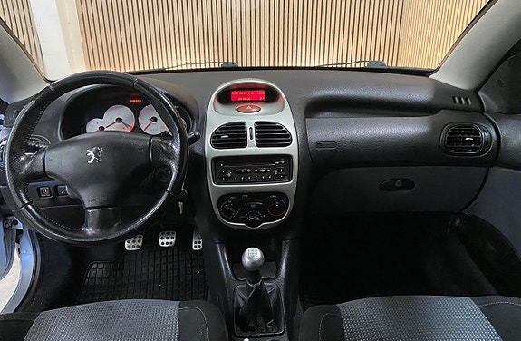 Peugeot 206 CC 8 of 12