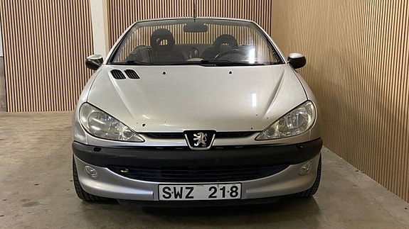 Peugeot 206 CC 2 of 12