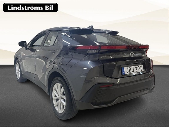 Toyota C-HR 4 of 19