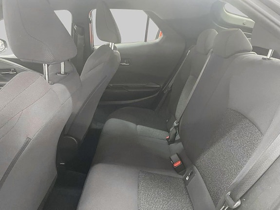Toyota C-HR 10 of 19
