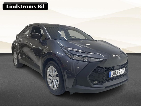 Toyota C-HR 3 of 19