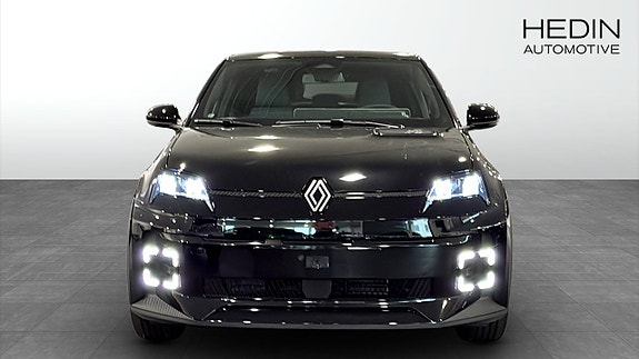 Renault 5 E-Tech 8 of 11