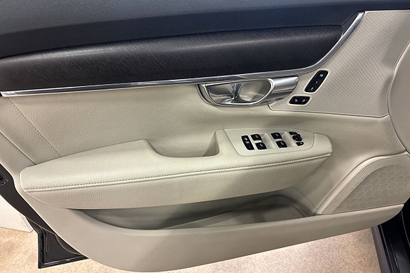 Volvo V90 Cross Country 12 of 25