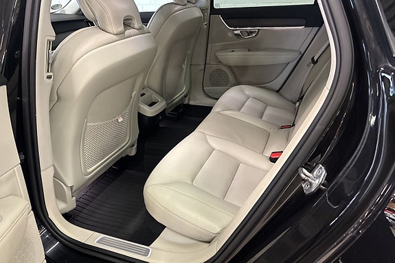 Volvo V90 Cross Country 15 of 25