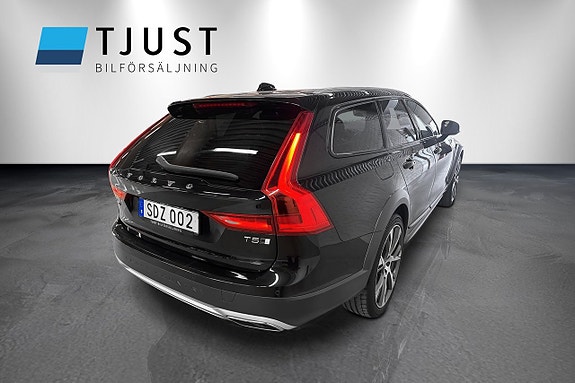 Volvo V90 Cross Country 6 of 25