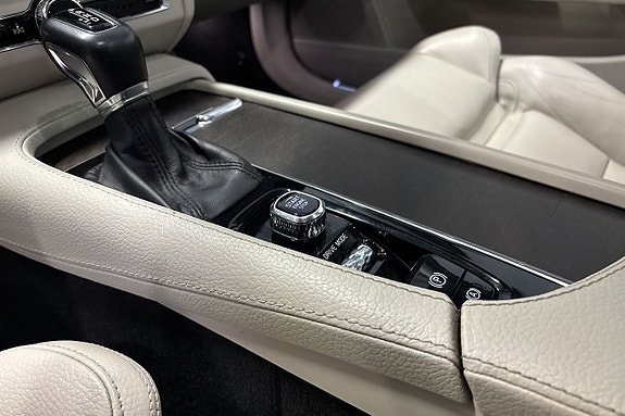 Volvo V90 Cross Country 16 of 25