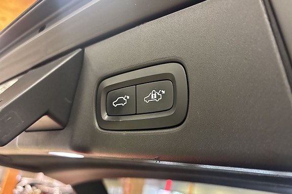 Volvo V90 Cross Country 9 of 25