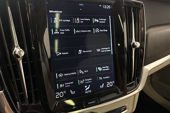 Volvo V90 Cross Country 21 of 25