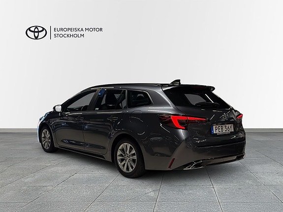 Toyota Corolla 2 of 13