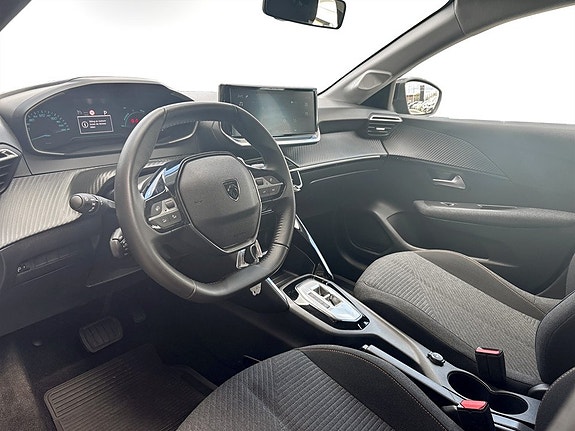 Peugeot 208 4 of 15