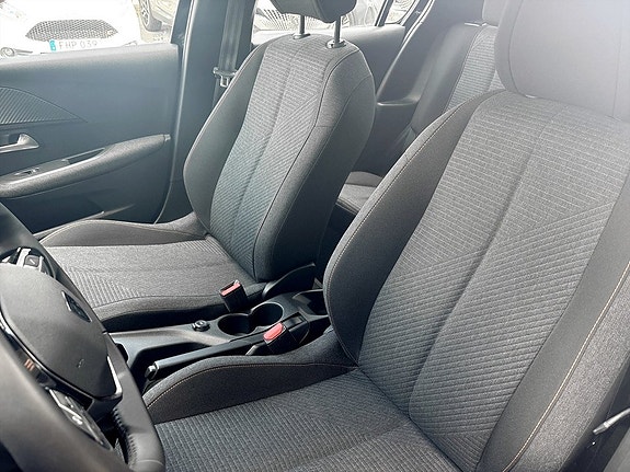 Peugeot 208 5 of 15