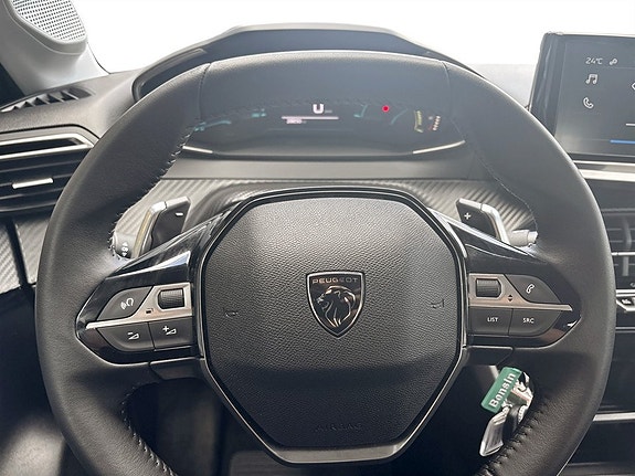 Peugeot 208 7 of 15