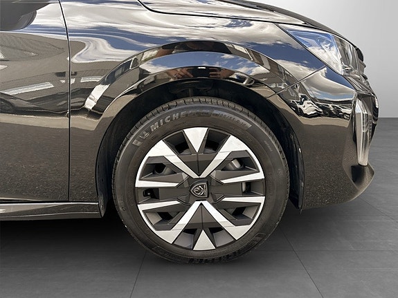 Peugeot 208 14 of 15