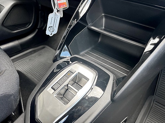 Peugeot 208 10 of 15