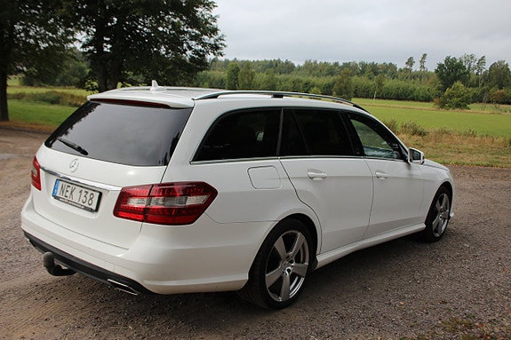 Mercedes-Benz E200 4 of 7