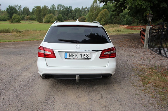 Mercedes-Benz E200 5 of 7