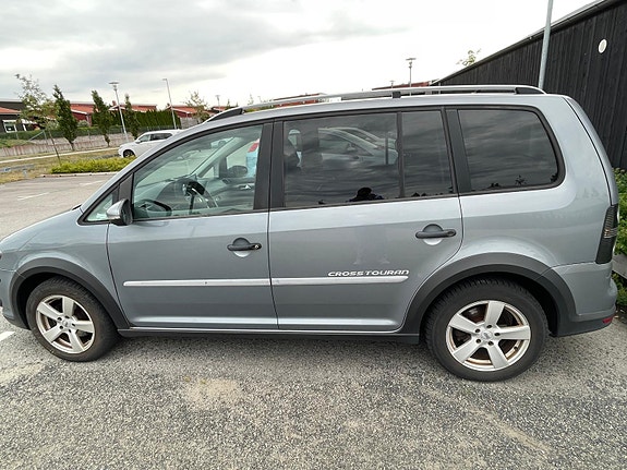 Volkswagen Touran Cross 6 of 7