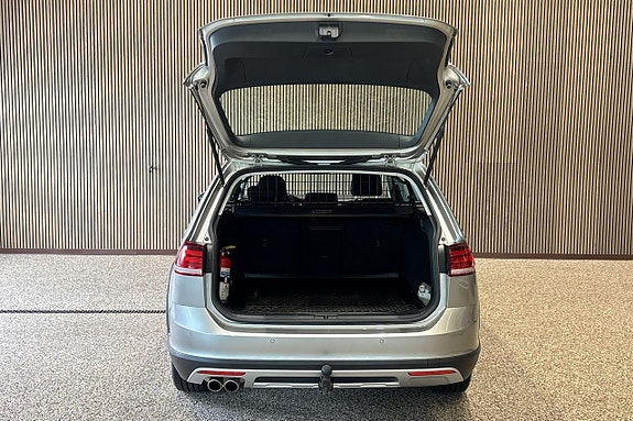 Volkswagen Golf Alltrack 8 of 11