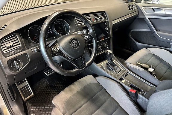 Volkswagen Golf Alltrack 5 of 11