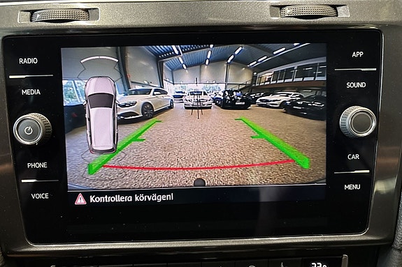 Volkswagen Golf Alltrack 10 of 11