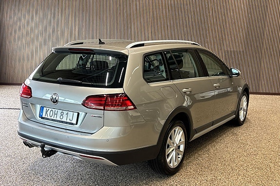 Volkswagen Golf Alltrack 4 of 11