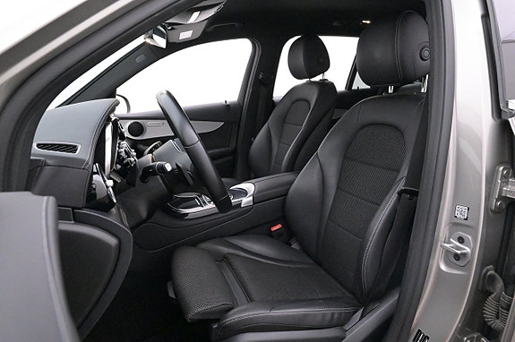 Mercedes-Benz GLC300 de 9 of 27
