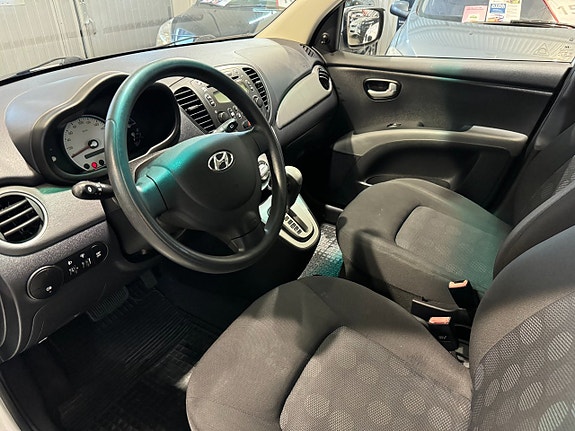 Hyundai i10 7 of 11