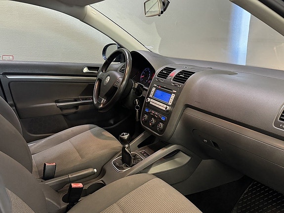 Volkswagen Jetta 8 of 17