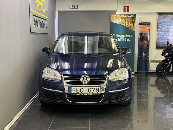 Volkswagen Jetta 3 of 17