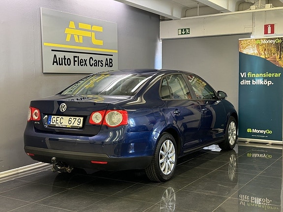 Volkswagen Jetta 5 of 17