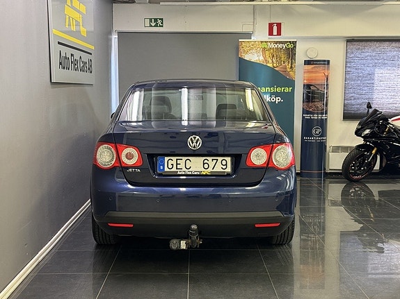 Volkswagen Jetta 4 of 17