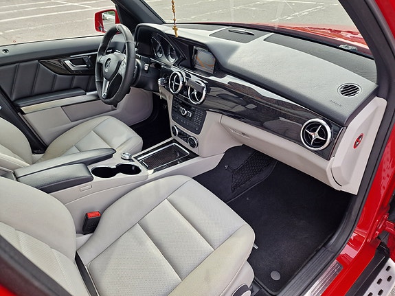 Mercedes-Benz GLK220 5 of 17