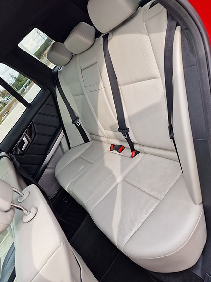 Mercedes-Benz GLK220 9 of 17