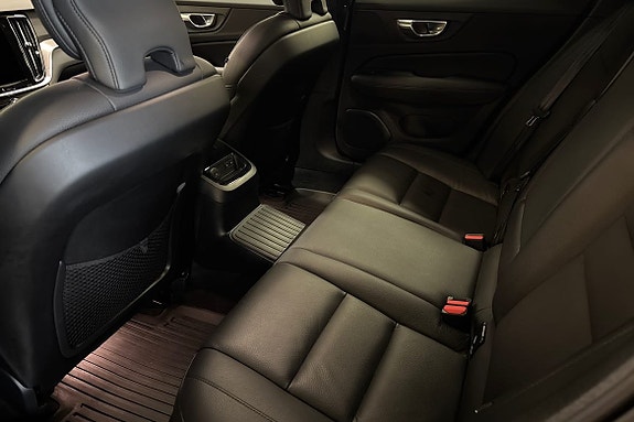Volvo V60 12 of 27