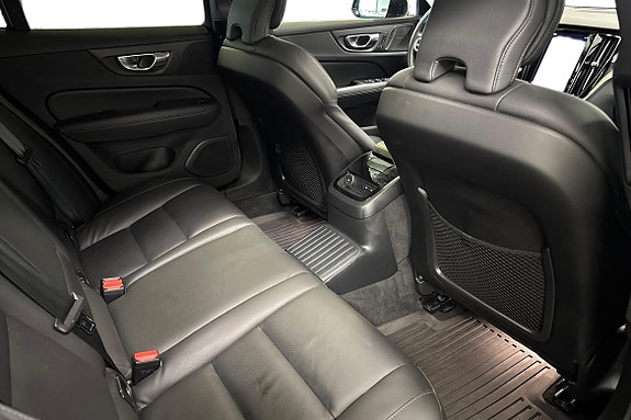 Volvo V60 11 of 27