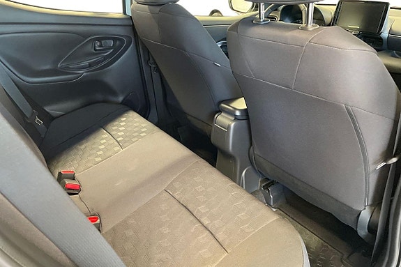 Toyota Yaris 9 of 20
