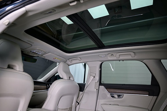 Volvo V90 Cross Country 12 of 30
