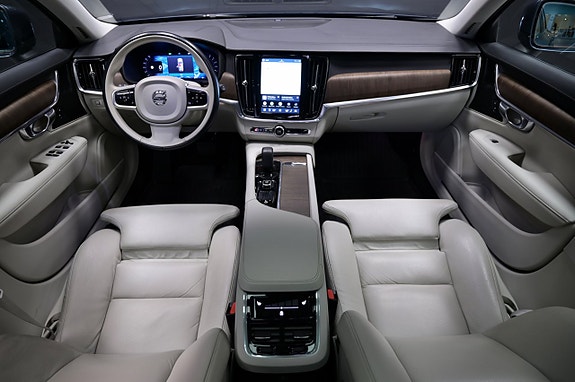 Volvo V90 Cross Country 17 of 30
