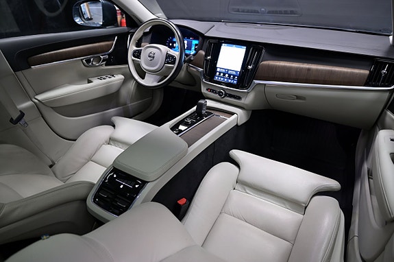 Volvo V90 Cross Country 15 of 30