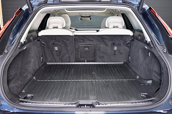 Volvo V90 Cross Country 9 of 30