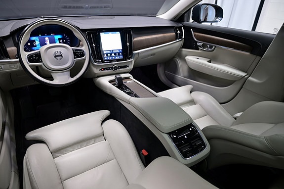 Volvo V90 Cross Country 16 of 30