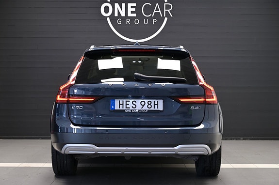 Volvo V90 Cross Country 7 of 30