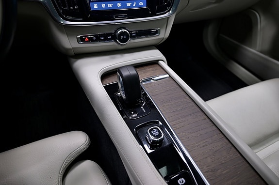 Volvo V90 Cross Country 23 of 30