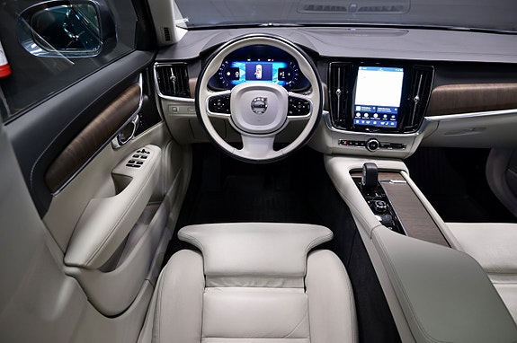 Volvo V90 Cross Country 18 of 30